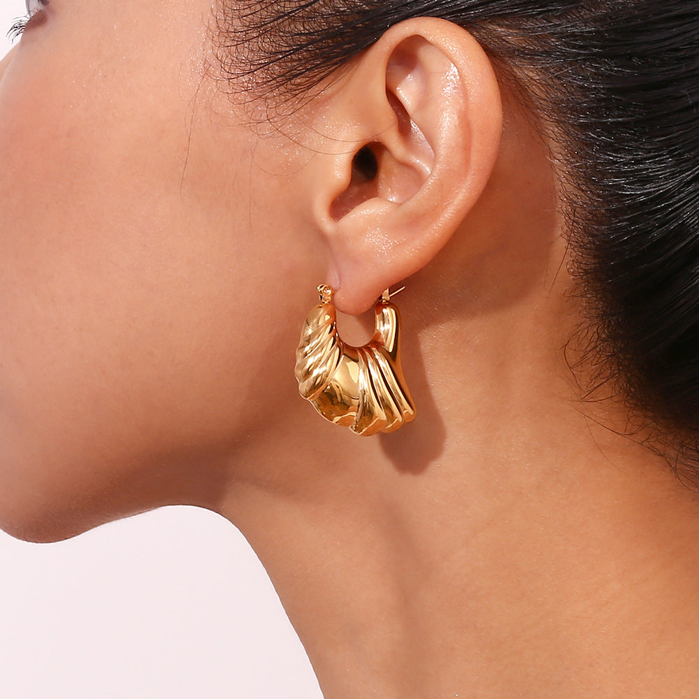 Vintage Fashion Geometric Hollow Wing Earrings for Women Stainless Steel with 18K Gold Plating