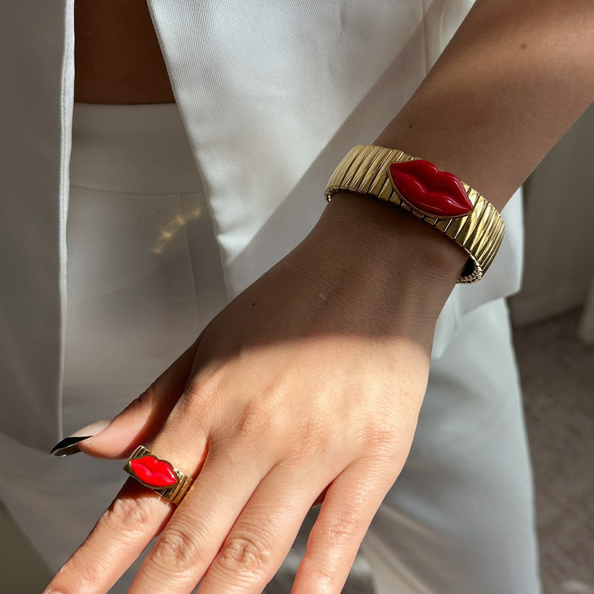 Vintage Elegant Plated Stainless Steel Lip Bracelet Ring Set for Women