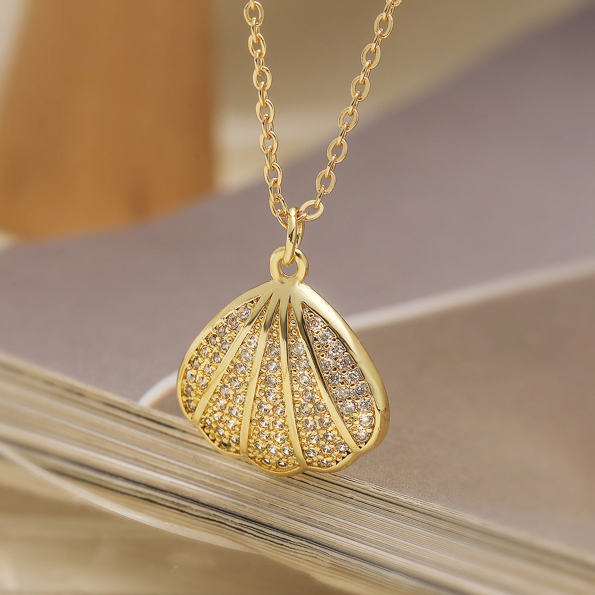 Minimalist Starfish and Seashell Pendant Necklace for Women in Copper with 18K Gold Plating and Zircon Inlay