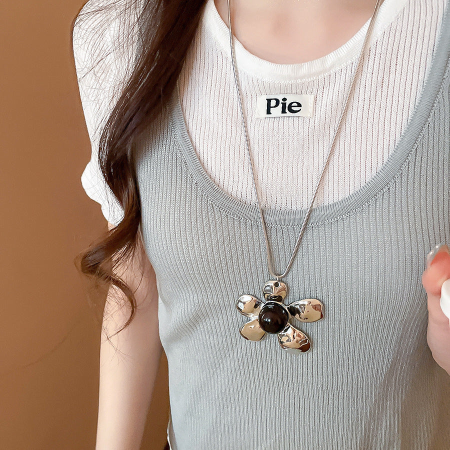 Collana con Pendente Geometrico Minimalista da Donna in Lega con Finitura Elettroplaccata — Catena Leggera per Maglione, Accessorio di Lusso Versatile