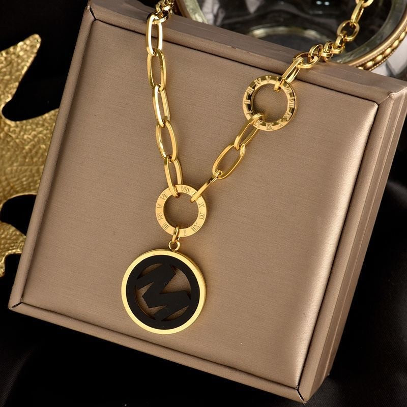 Collana a Catena a Serpente in Acciaio al Titanio con Ciondolo Numeri Romani Minimalisti per Donne e Uomini