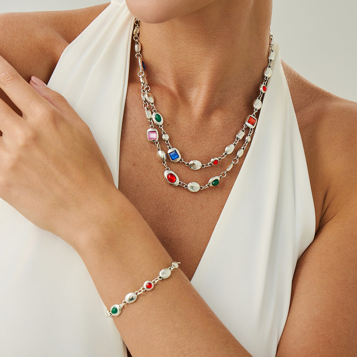 Collar Colgante Geométrico Irregular Acrílico para Mujer con Dije de Aleación y Acabado Galvanizado