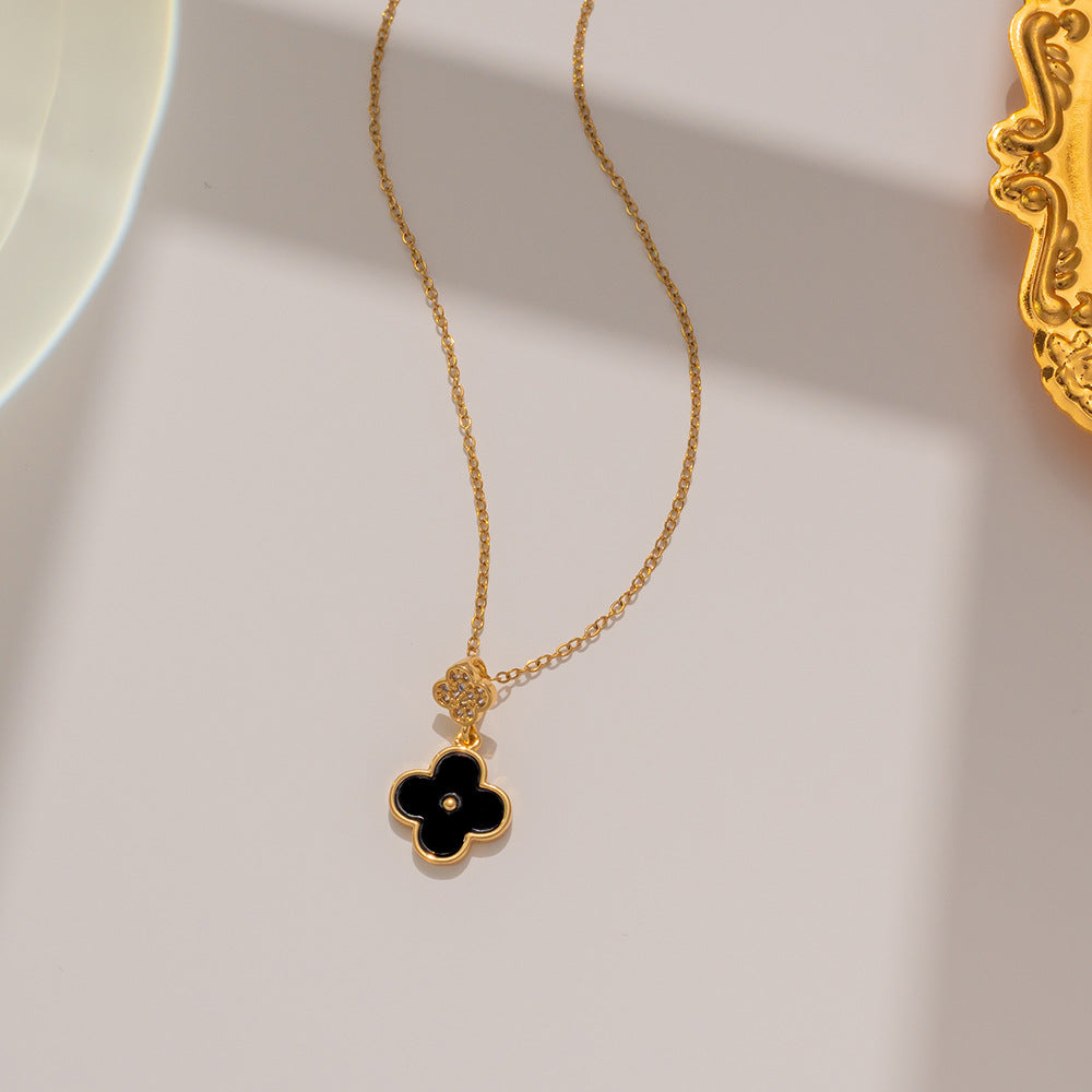 Collar con colgante de trébol minimalista natural de acero titanio chapado en oro para mujer, cadena de clavícula para verano