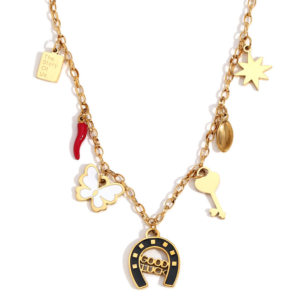 Collana con ciondolo a farfalla a ferro di cavallo alla moda e minimalista da donna in acciaio inossidabile placcato oro 18 carati