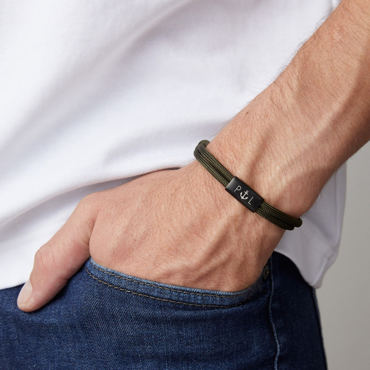 Braccialetto Regolabile Fatto a Mano Elegante e Minimalista in Acciaio Inossidabile Placcato Oro 18K con Ciondoli a Cuore e Girasole