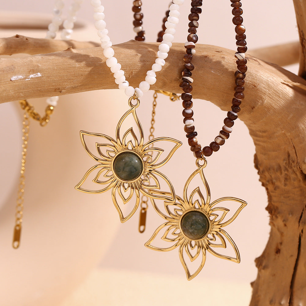 Collana Pendente Floreale Vintage in Acciaio Inossidabile con Placcatura in Oro 18K, Dettaglio in Pietra Naturale Fatto a Mano, Gioielli Quotidiani da Donna