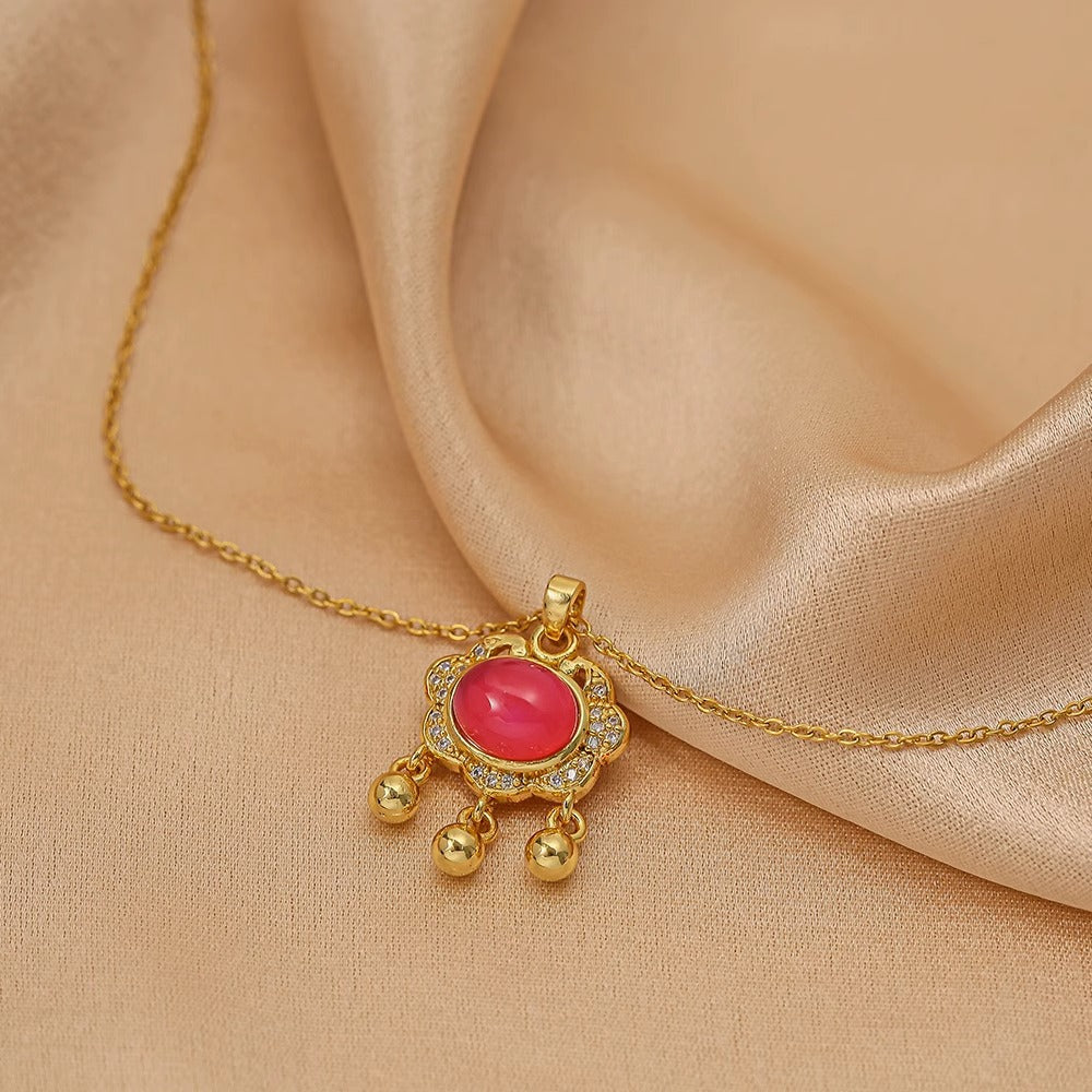 Original Design Irregular Animal-Shaped Titanium Steel Pendant Necklace for Women with Plated Finish and Color-Changing Temperature-Sensitive Charm