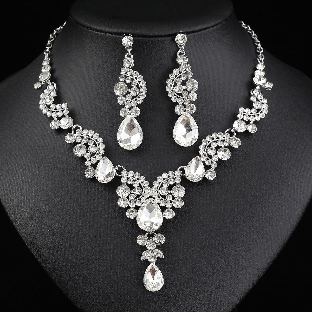 Fashion OL Style Heart Teardrop Bell Pendant Necklace and Earrings Set in Alloy with Plated Finish O-Chain for Women