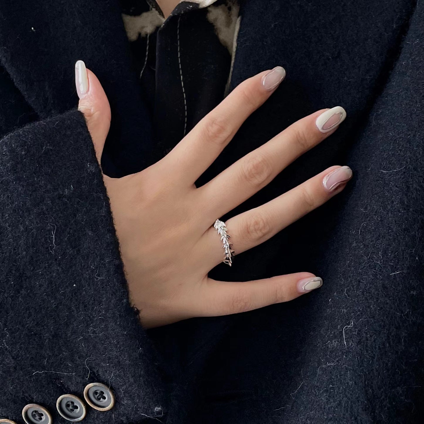 Anello Minimalista in Argento Sterling 925 Modello Drago Zigrinato per Donne