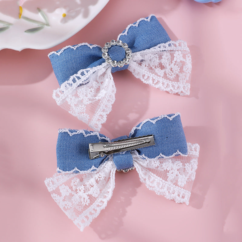 Fermaglio per Capelli da Bambina a Forma di Fiocco in Denim Stile Naturale con Stella in Lamina d'Oro e Bordo in Pizzo, Fermaglio a Becco d'Anatra