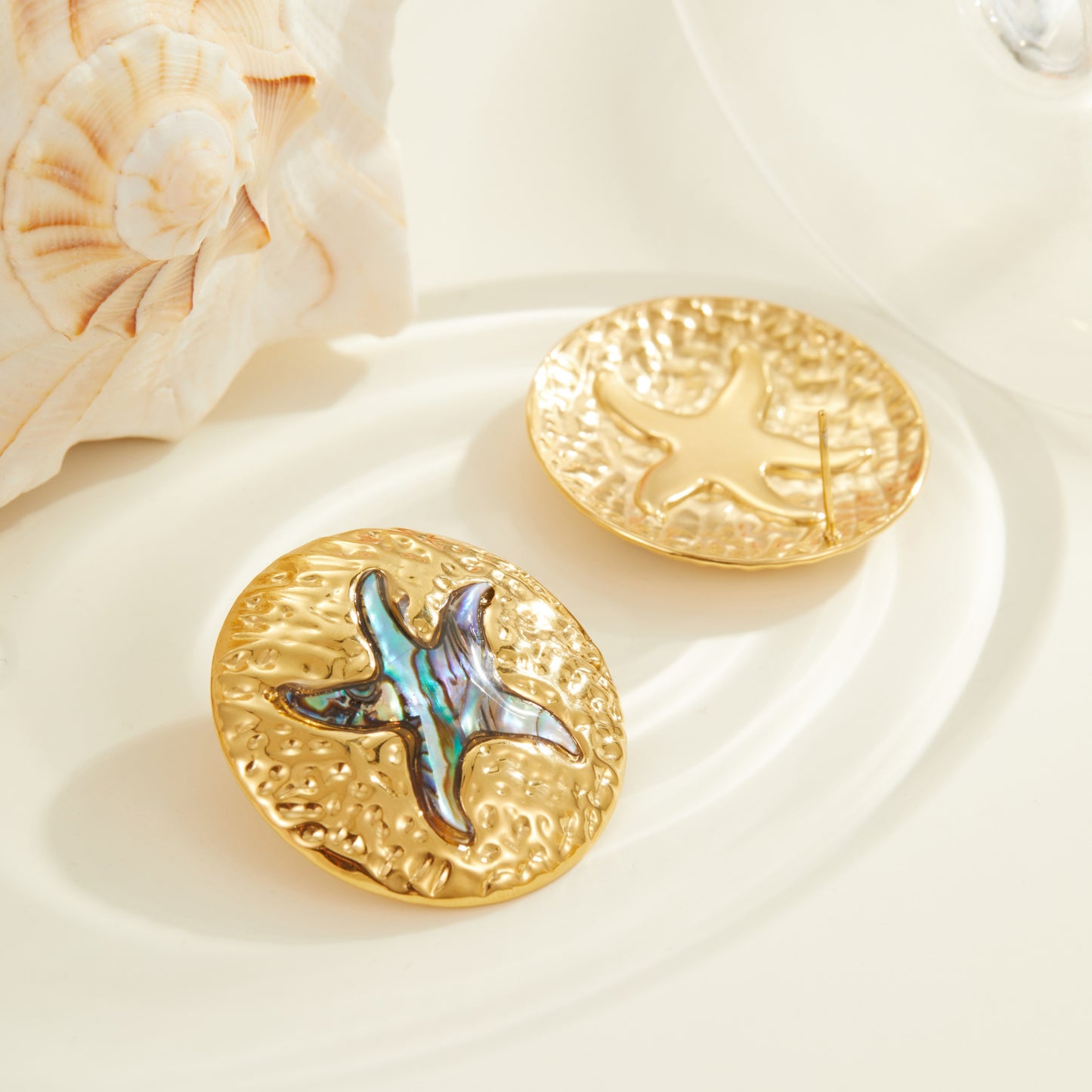 Pendientes Minimalistas de Titanio con Forma de Estrella y Acabado Galvanizado para Mujer