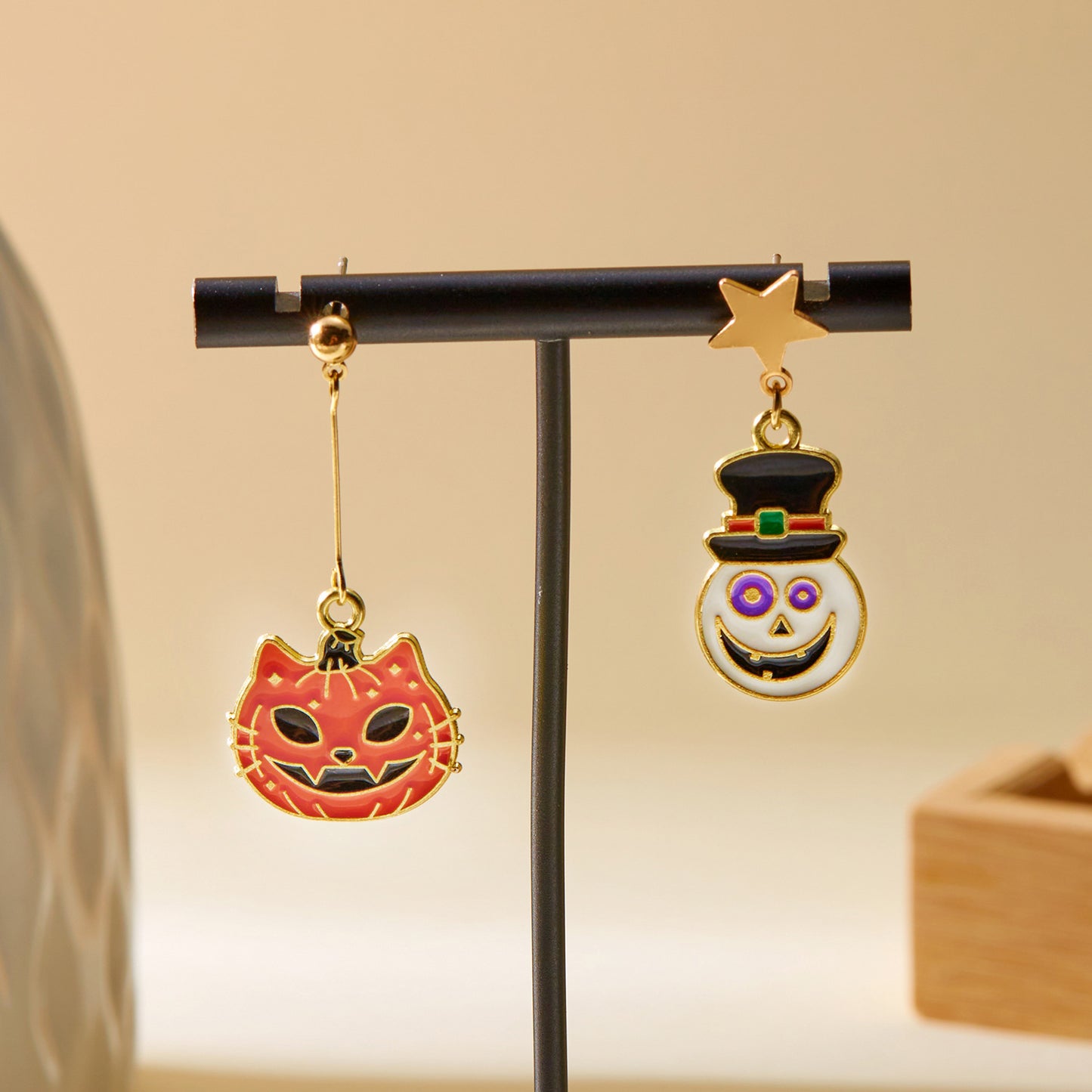 Pendientes asimétricos de aleación con diseño de calabaza y fantasma para mujer, con baño, temática de Halloween