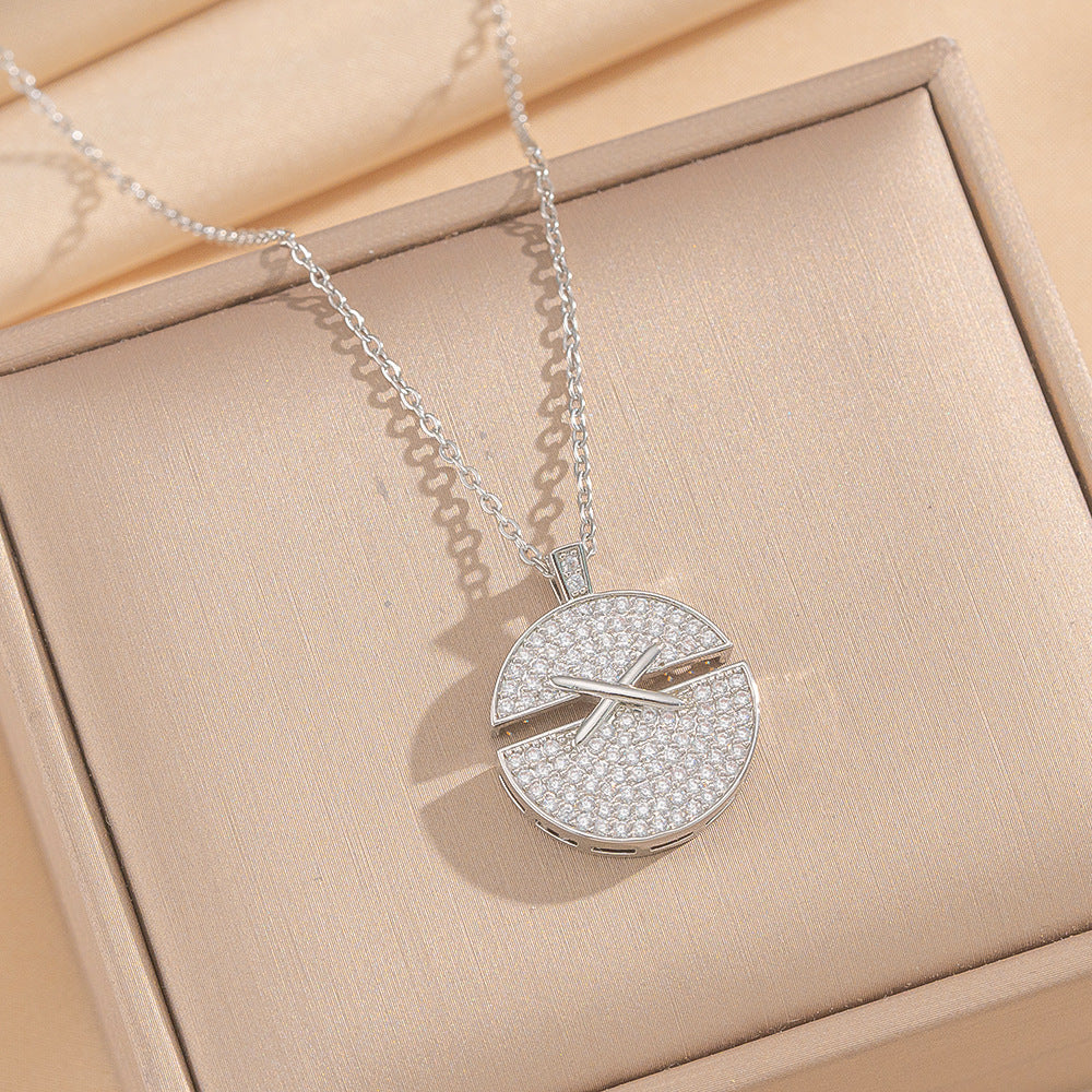Light Luxury Star-Shaped Pendant Necklace for Women with 18K Gold Plated Copper and Titanium Steel O-Chain