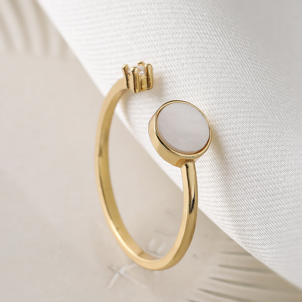 Minimalist Luxury 18K Gold Plated Brass Heart Geometric Open Ring for Women
