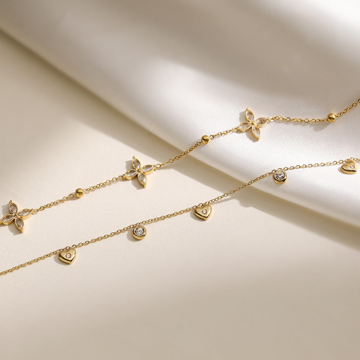 Minimalist Elegant 18K Gold Plated Stainless Steel Heart Geometric Cubic Zirconia Bracelet for Women