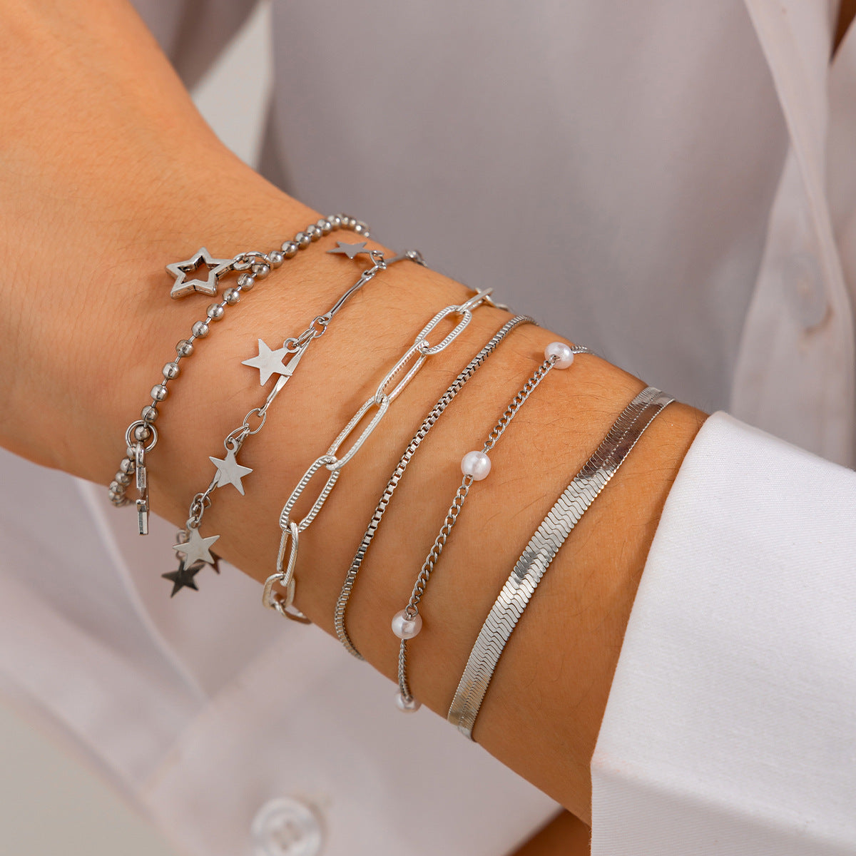 Minimalist Style Pearl-Style Beaded Portrait Pendant Bracelet with Heart and Star Charms, Plated Finish