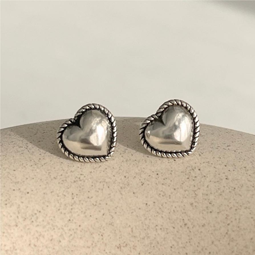 Minimalist Heart-Shaped 925 Sterling Silver Stud Earrings with Twisted Wire Design for Women