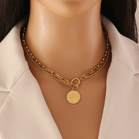 Collar Colgante Moneda de Personalidad de Acero Inoxidable con Acabado Chapado para Mujer