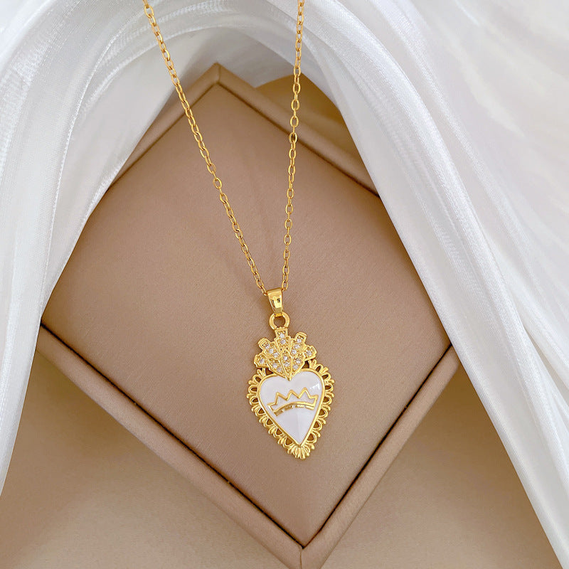 Collana con Ciondolo a Corona Geometrica Minimalista da Donna con Catena in Acciaio al Titanio, Finitura Smaltata, Intarsio in Zirconia Cubica e Motivo a Luna