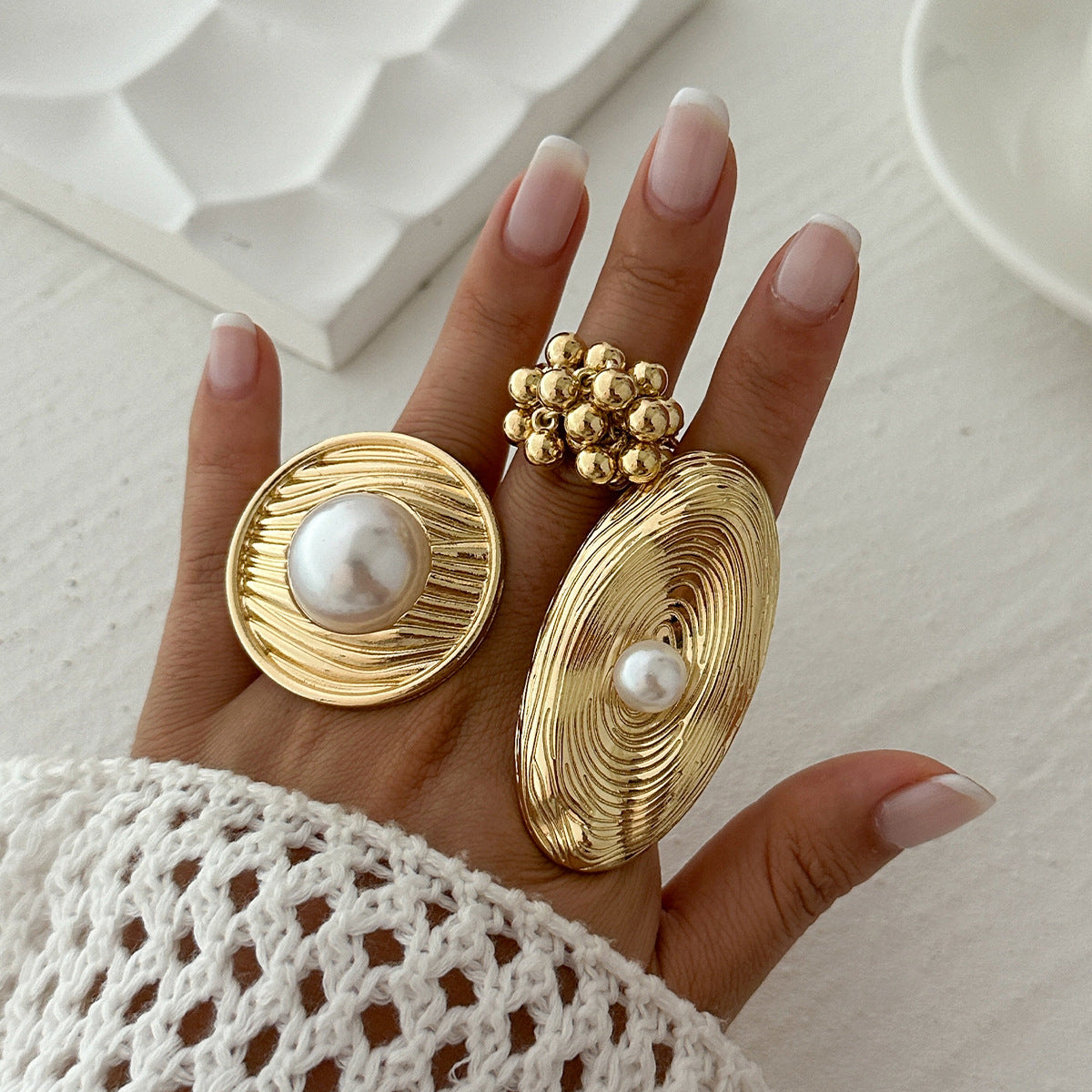 Geometric Wrinkled Imitation Pearl Ring in Alloy with Plated Finish for Women