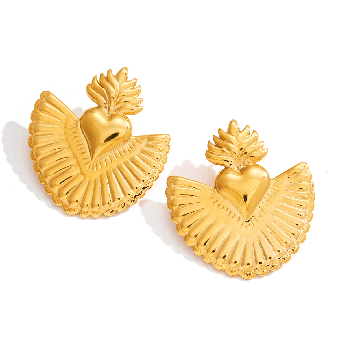 Aretes de acero inoxidable minimalistas con forma de corazón y acabado chapado para mujer