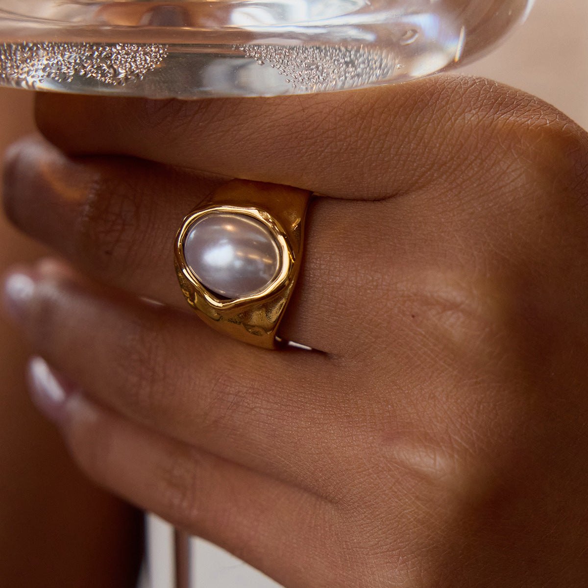 Anillo de Acero de Titanio Geométrico con Incrustación tipo Perla, Chapado para Mujer, Joyería de Moda Resistente al Deslustre