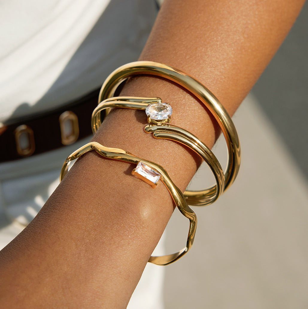 Pulsera de aro abierta minimalista geométrica de acero titanio con circonitas para mujer
