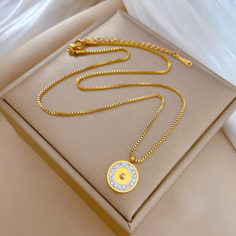 Collana Minimalista Geometrica in Acciaio al Titanio con Intarsio Completo di Strass per Donna e Uomo, Catena Placcata Oro per la Clavicola