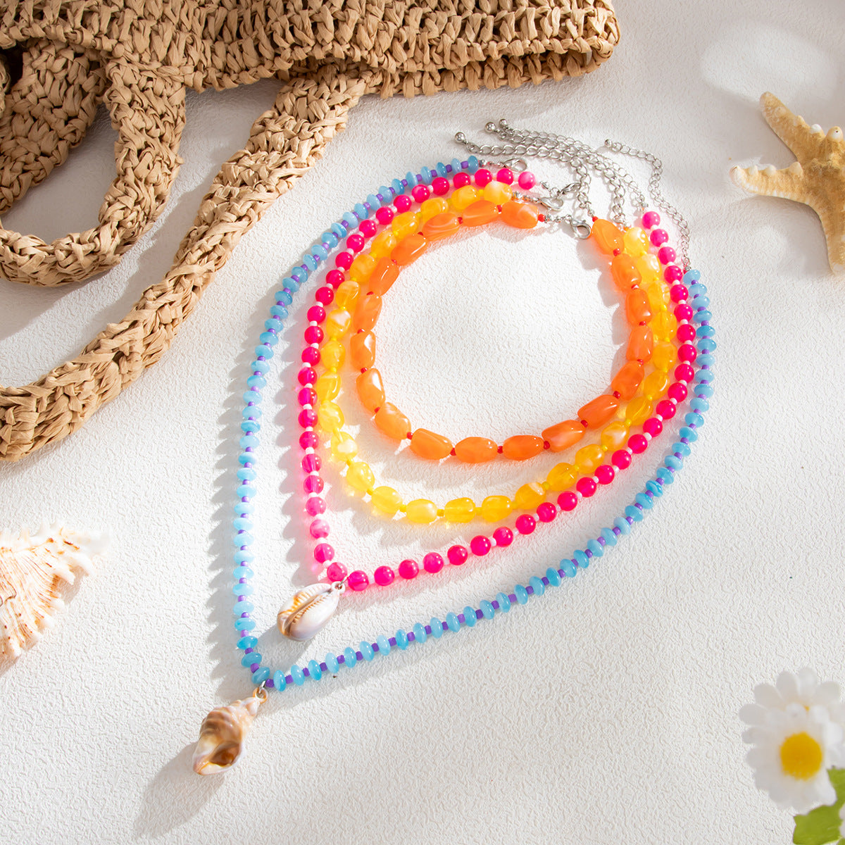 Sweet Gradient Resin Beaded Necklace with Zinc Alloy Conch Pendant for Women