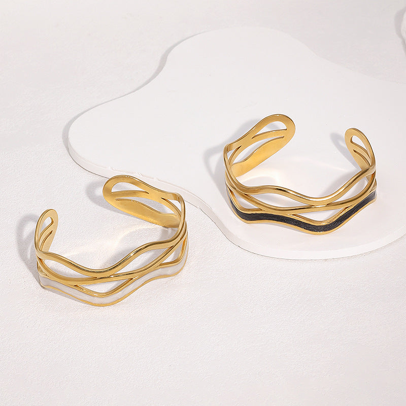 Minimalist Stainless Steel Bracelet with 18K Gold Plating, Geometric Round Design, Hypoallergenic Luxury Fashion Accessory