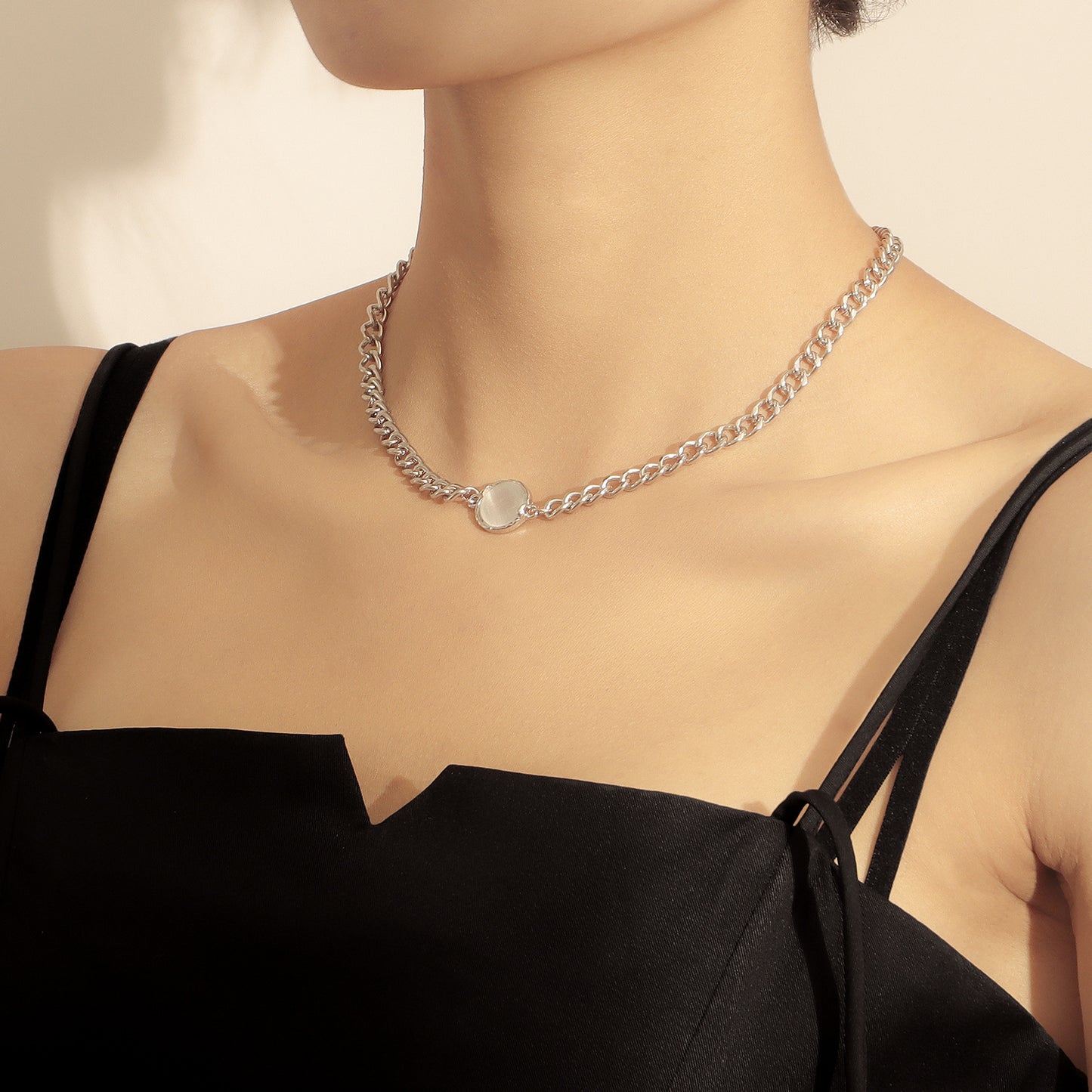 Minimalist Geometric Alloy Choker Necklace for Women with Plated Finish