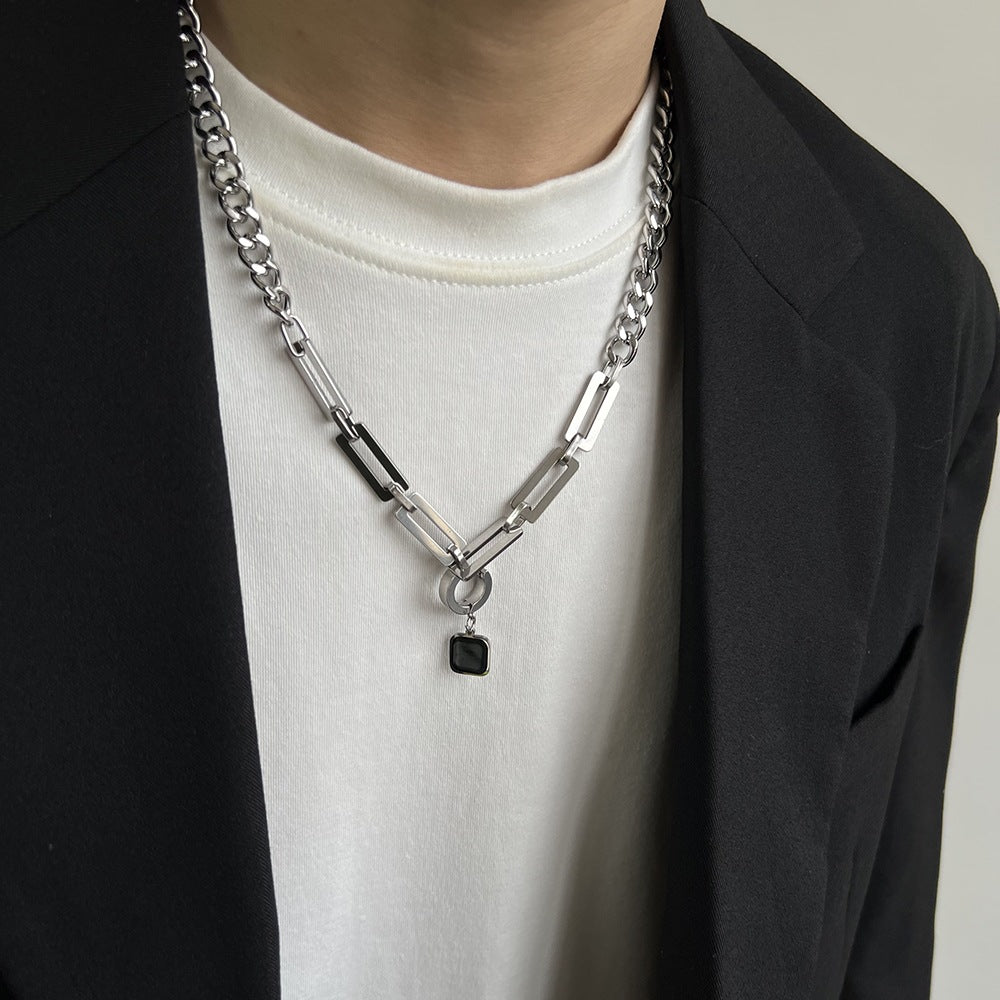 Collar Minimalista de Acero de Titanio en Forma de U con Acabado Pulido para Hombres y Mujeres, con Tachuela Desmontable Versátil y Cadena Cubana para Clavícula
