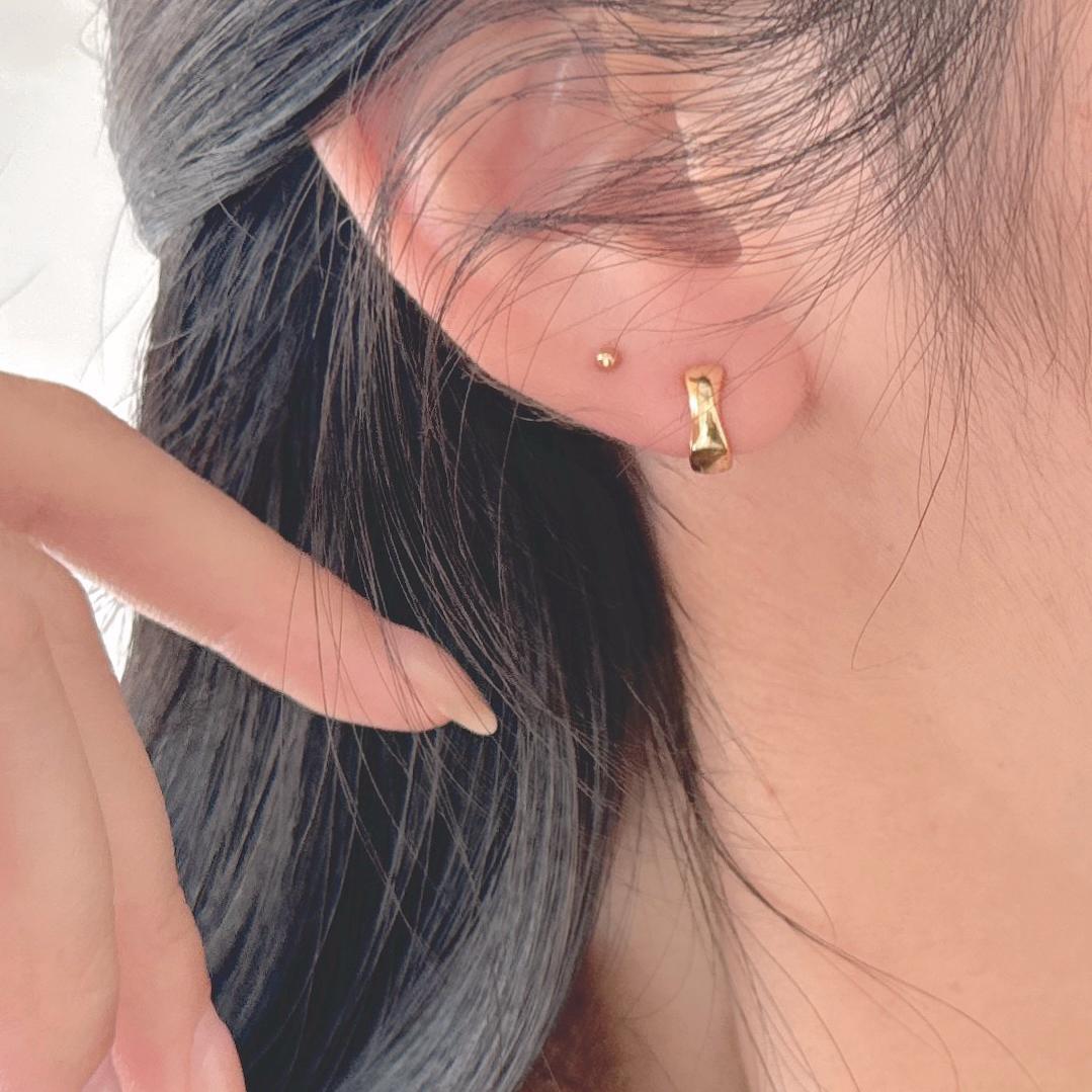 Pendientes minimalistas de plata de ley 925 chapados en oro con forma de aguacate
