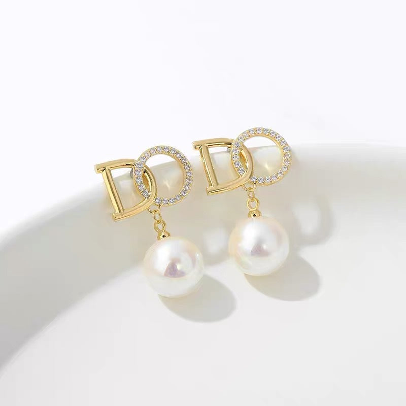 Eleganti Orecchini a Perno da Donna in Stile Francese con Perle, in Rame, dalla Forma Geometrica e dal Design Minimalista Ispirato a Chanel