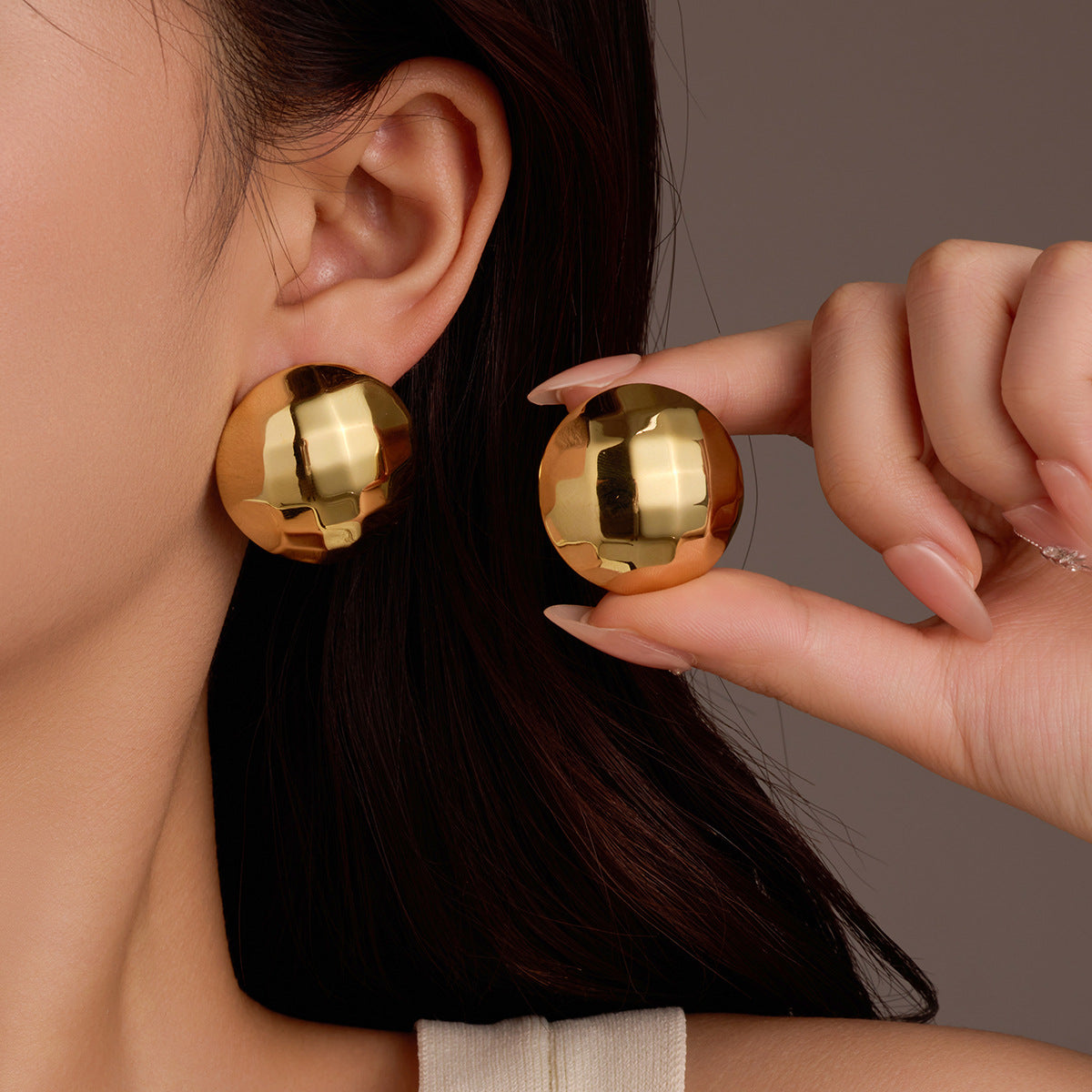 Pendientes de botón redondos geométricos pulidos de acero inoxidable minimalistas para mujer