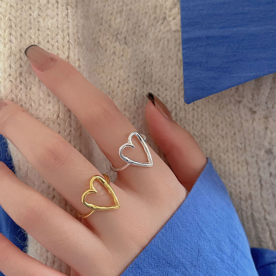 Anello aperto minimalista a forma di cuore in argento sterling 925 con dettaglio geometrico smussato da donna
