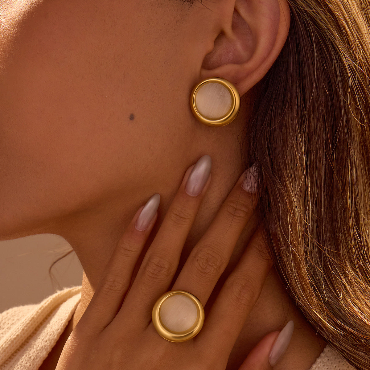 Anillo y Pendientes Geométricos de Ojo de Gato de Lujo Vintage de Acero Inoxidable con Baño de Oro de 18K para Mujer