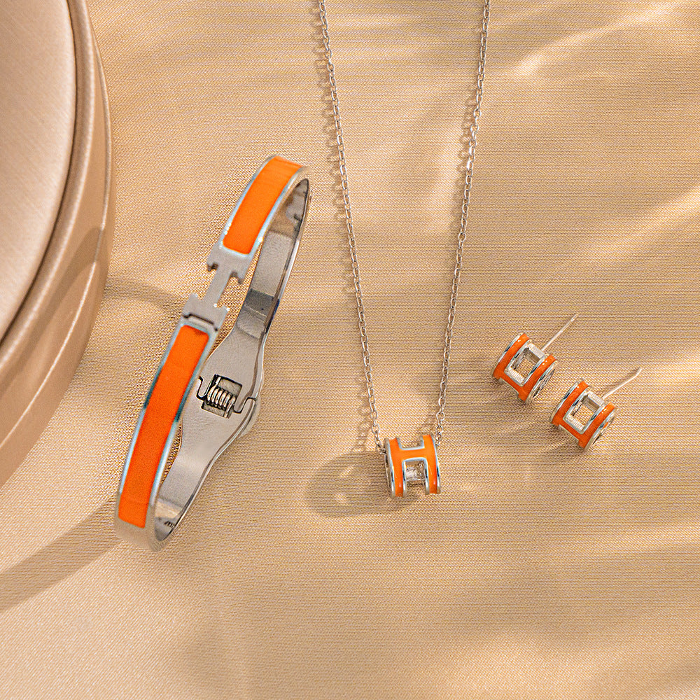 Set Collana da Donna Minimalista con Lettera H Floreale in Acciaio al Titanio con Catena a O