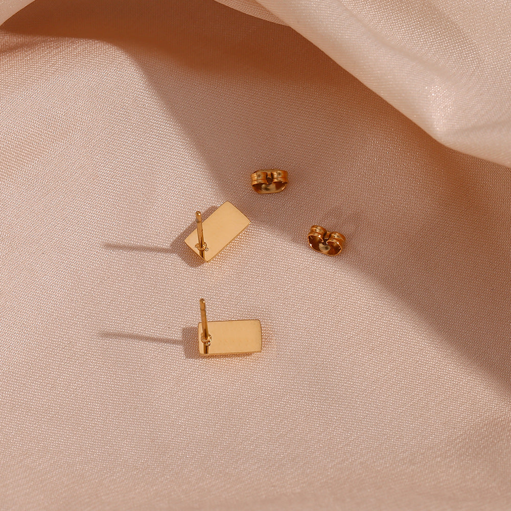 Orecchini a perno da donna minimalisti geometrici a mini mattone in acciaio inossidabile placcato oro