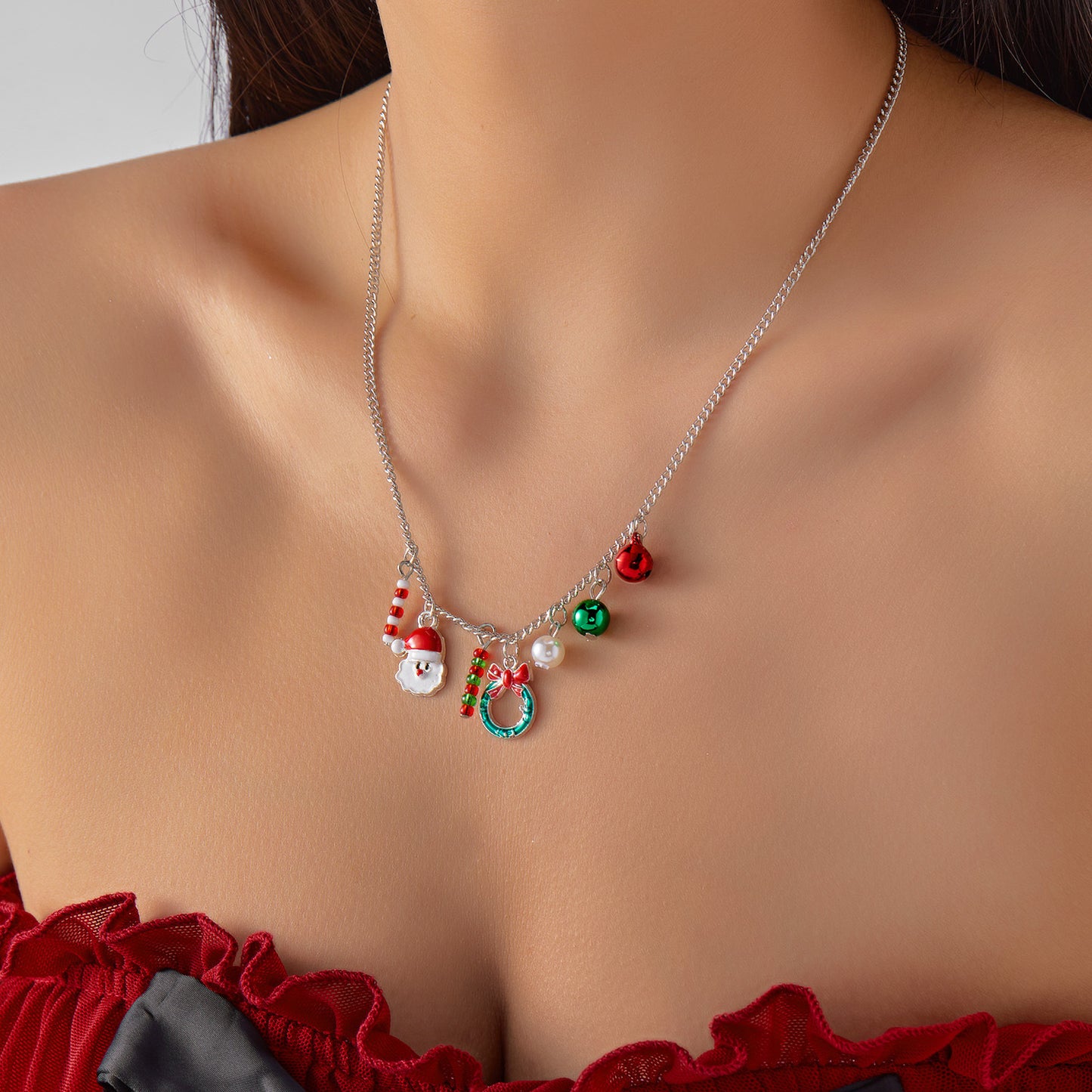 Fashionable Christmas Pendant Necklace for Women with Santa Elk Snowman Charms Zinc Alloy Electroplated Holiday Jewelry