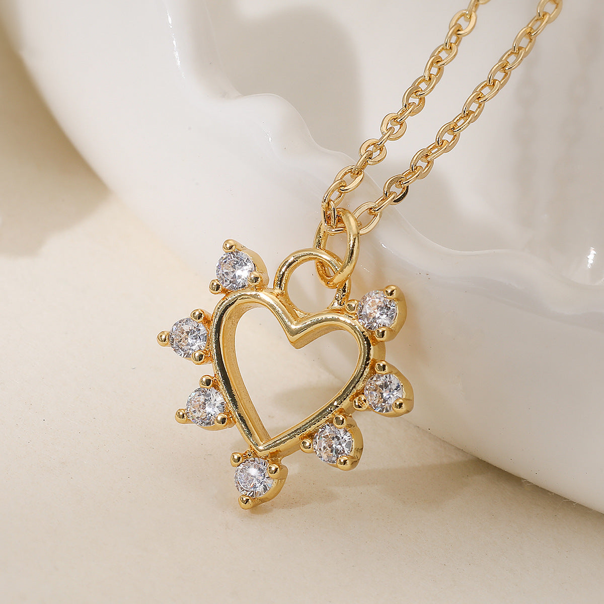 Minimalist 18K Gold Plated Brass Heart Pendant Necklace with Cubic Zirconia for Women