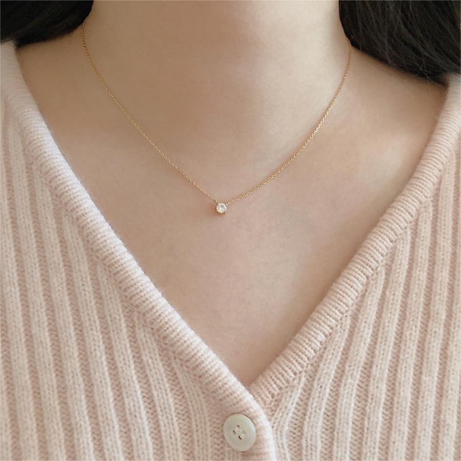 Collar Colgante Geométrico Minimalista de Plata de Ley 925 con Engaste de Circonita de Cuatro Garras en Cadena Cubana