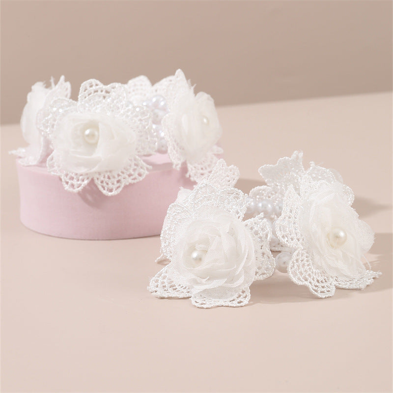 Elastico per Capelli a Fiocco "Sweet Style" in Tessuto con Ricamo Floreale Bianco 3D e Dettagli Perlati per Bambini