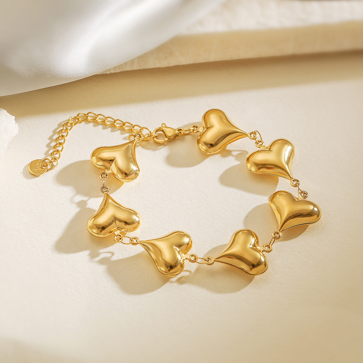Braccialetto Minimalista a Cuore da Donna in Acciaio Inox Placcato Oro 18K
