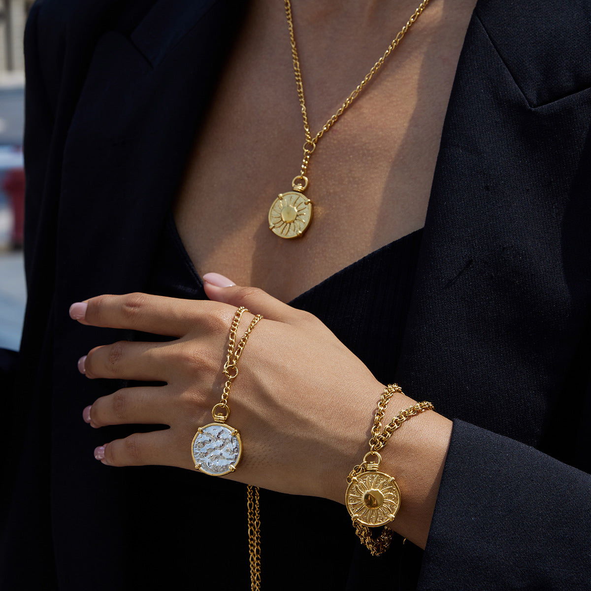 Conjunto de collar y pulsera vintage minimalista de acero de titanio con ancla y temática náutica con acabado chapado para mujer