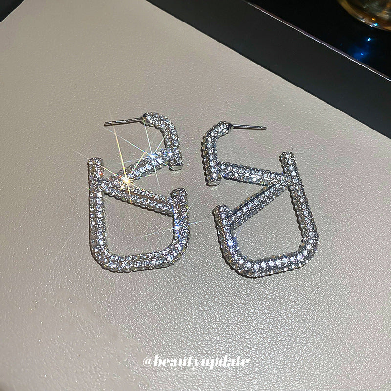 Orecchini a perno da donna in lega a forma di lettera, stile chic con intarsio in strass, gioielli alla moda e dall'aspetto lussuoso