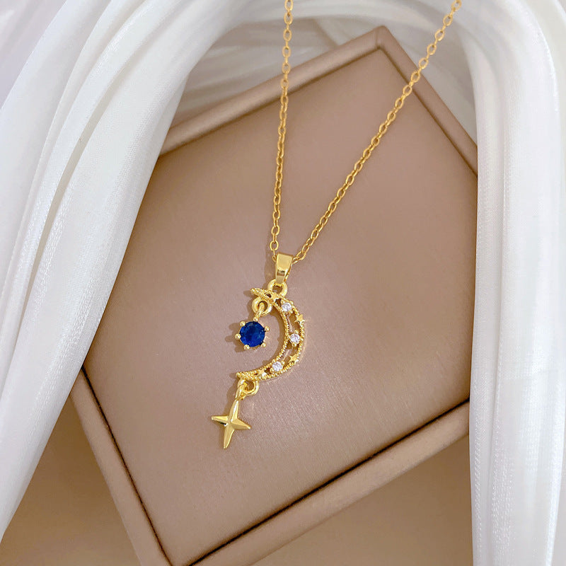 Collana con Ciondolo Stella e Luna Minimalista con Intarsio Completo di Strass su Catena in Acciaio al Titanio da Donna