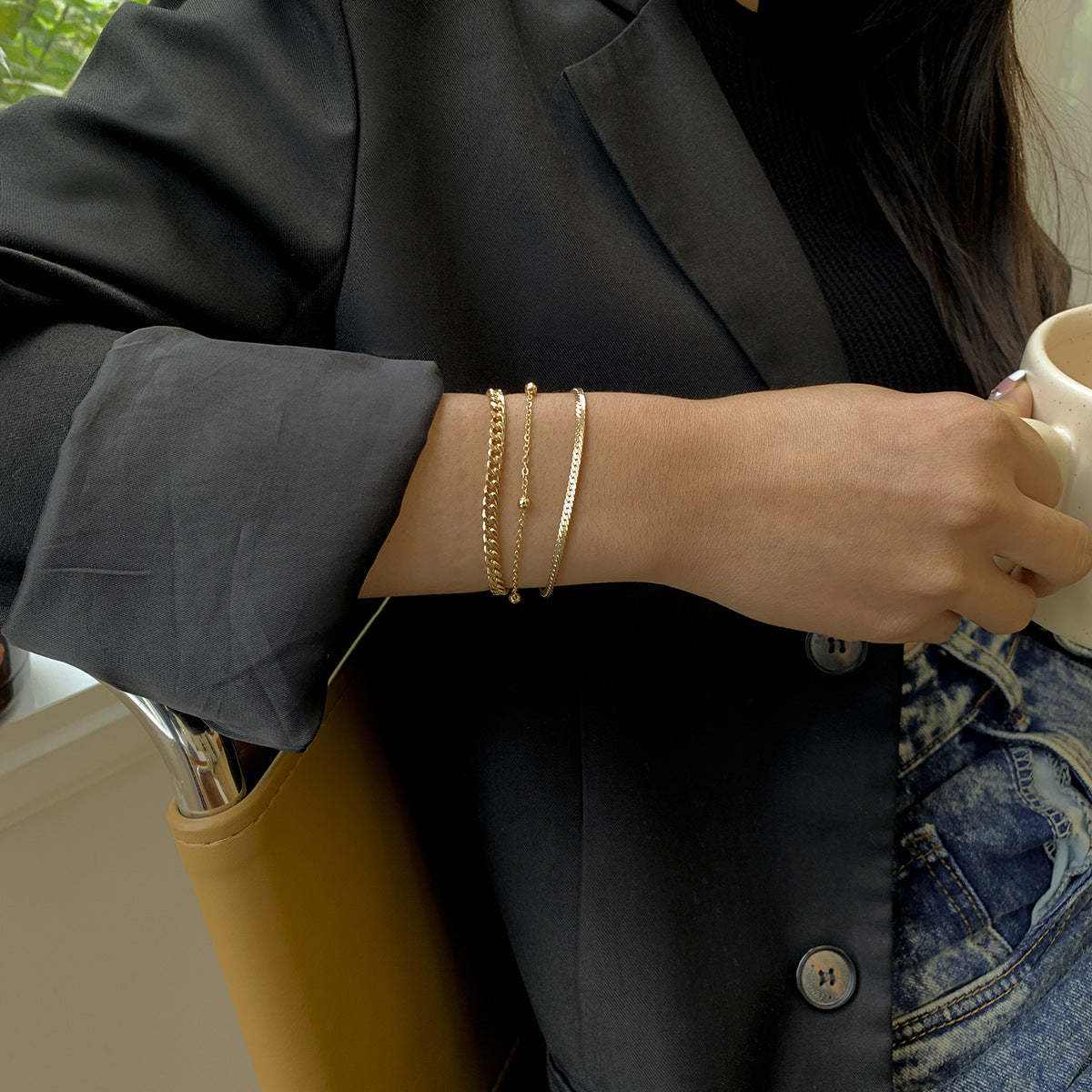 Bracciale a Serpente Minimalista da Donna con Design Geometrico Cavo Gioielli in Metallo Elettroplaccato