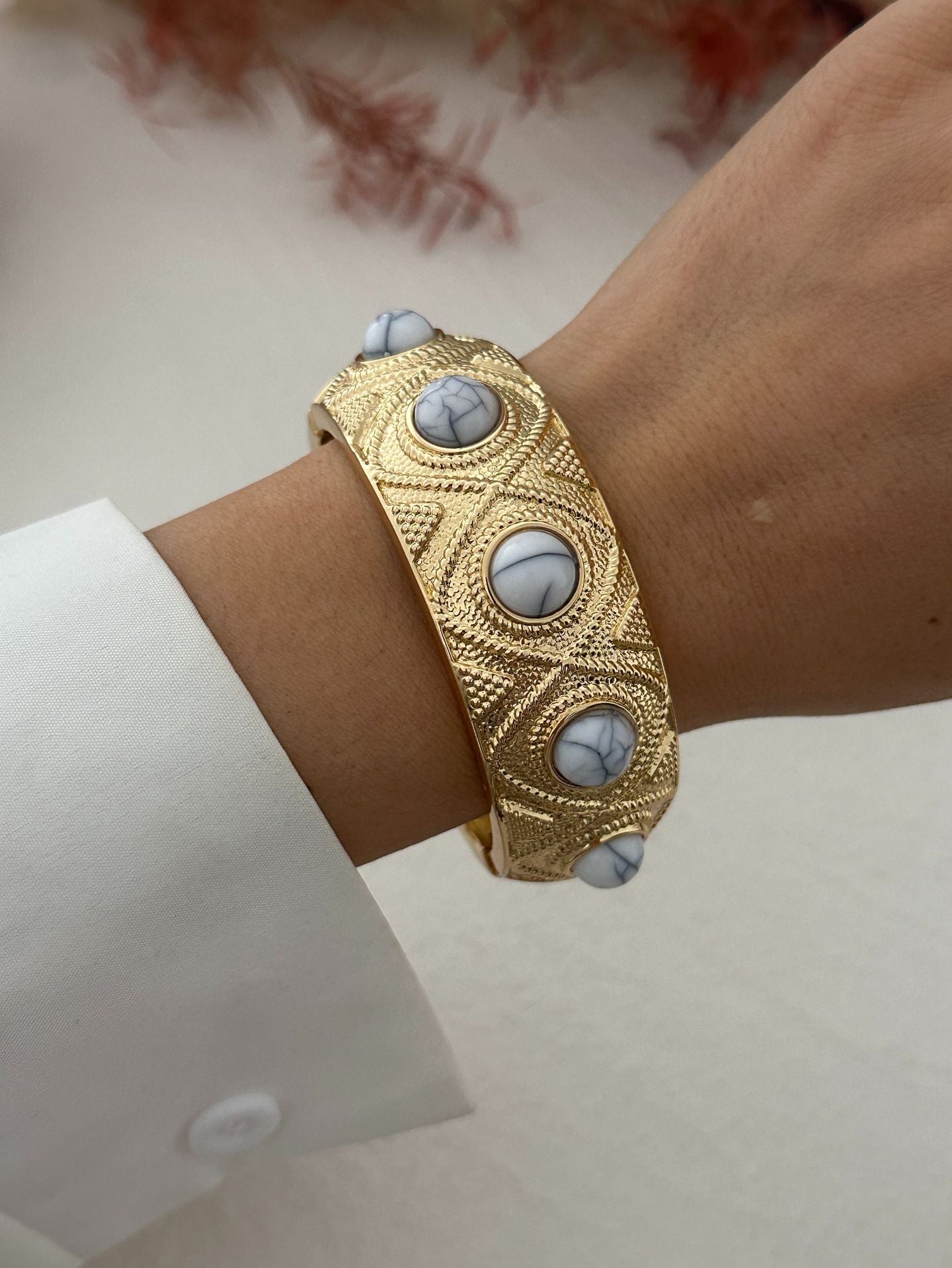 Bracciale da donna in lega placcato oro con design geometrico vintage