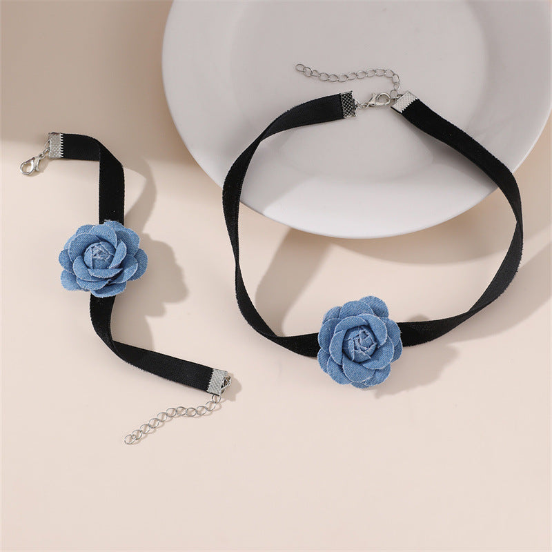 Collana in Resina con Fiore Rosa Blu Stile Ins per Ragazze con Catena per Clavicole